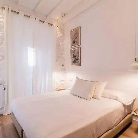Apartment Newly Opened Concha Beach Suites! By Santiago
